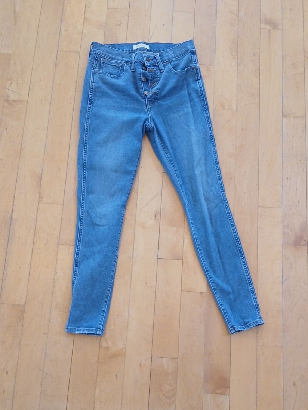 High-Rise Skinny Jeans in Medium Blue